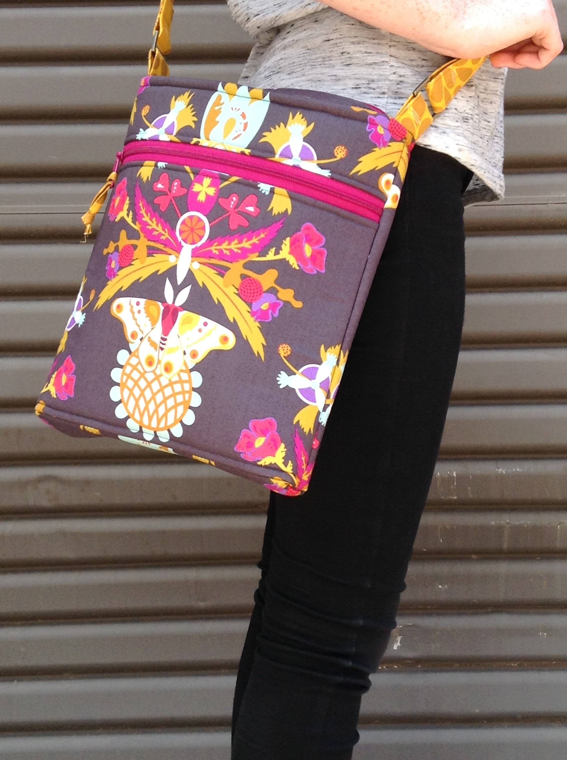 Daytripper-crossbody-bag